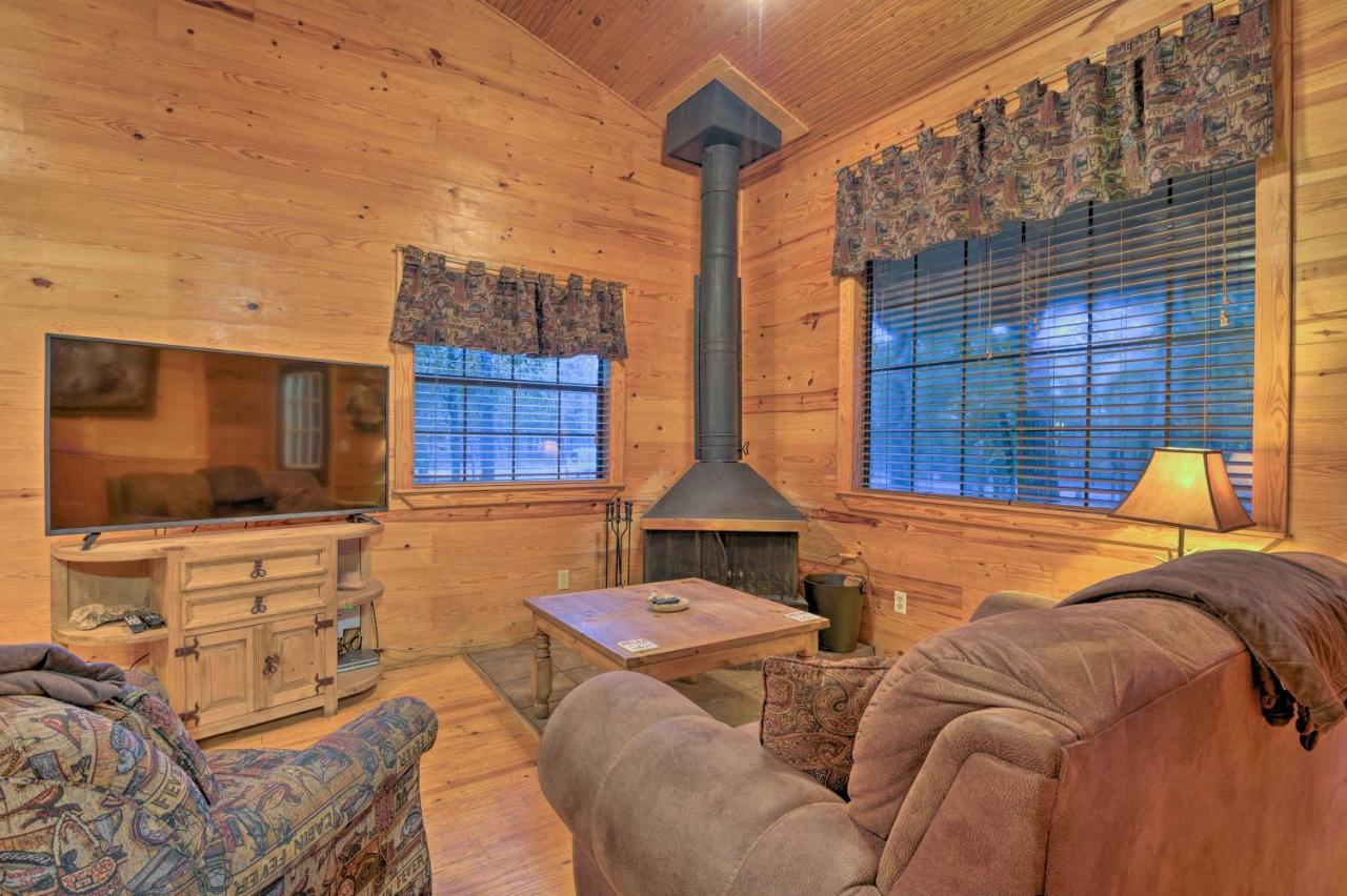 Hochatown Hideaway With Hot Tub, Grill And Fire Pit! Villa Stephens Gap Eksteriør billede