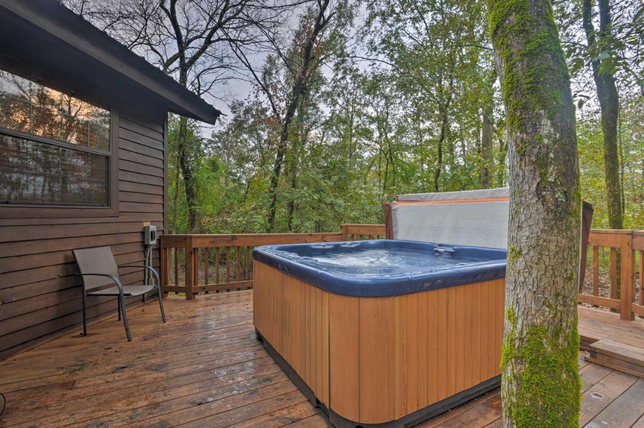 Hochatown Hideaway With Hot Tub, Grill And Fire Pit! Villa Stephens Gap Eksteriør billede